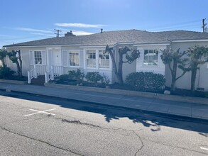 Single level home - 2125 Manhattan Ave