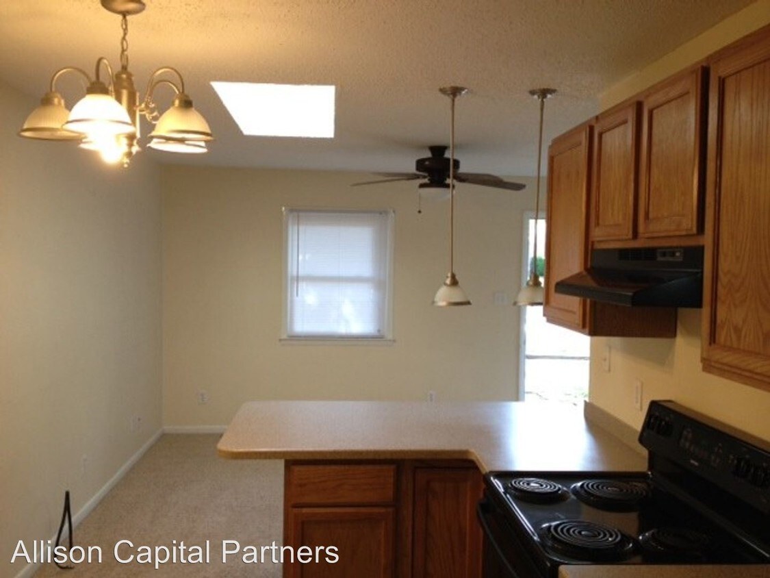 Building Photo - 255 Brewster Dr