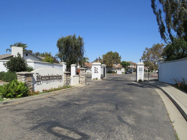 Building Photo - Centrally Located Single Story Home in the...