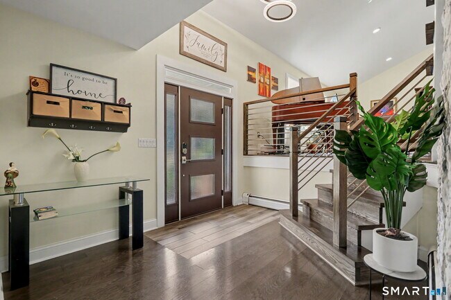 Building Photo - 116 Beechwood Ln