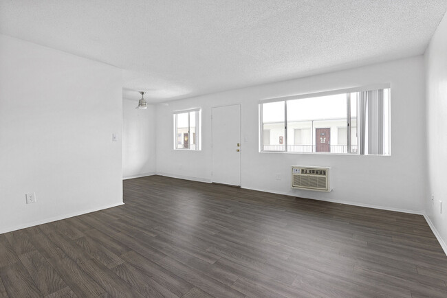 Building Photo - Terre at 1038 Peach