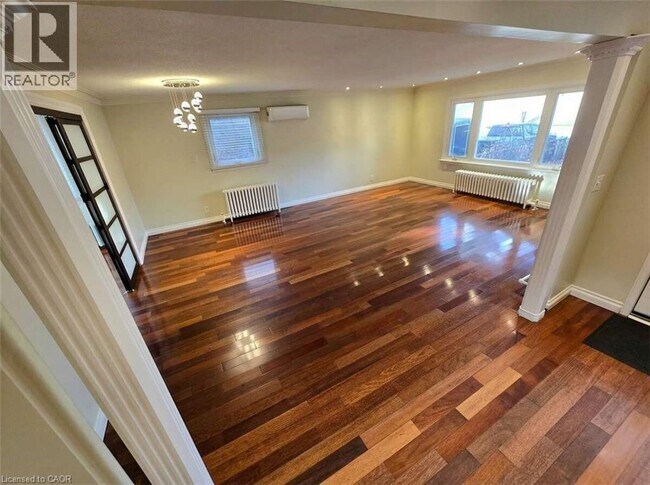 Photo du bâtiment - 1568 Cawthra Ct