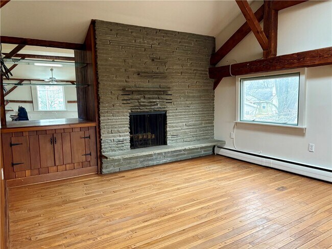 Foto del edificio - 116 W High St