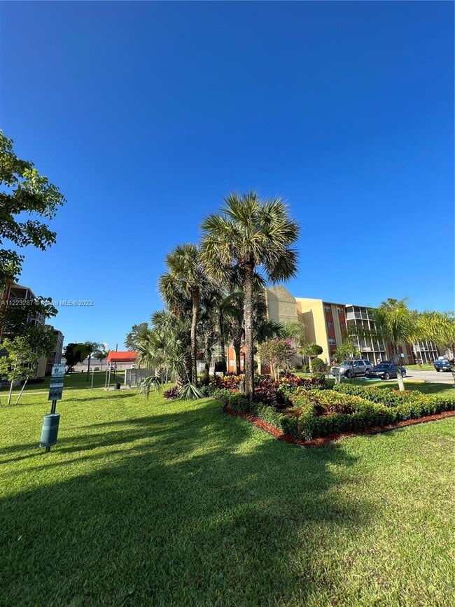 3610 NW 21st St Unit 401, Lauderdale Lakes, FL 33311 Condo for Rent