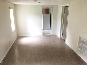 Building Photo - 230 Lee Dr