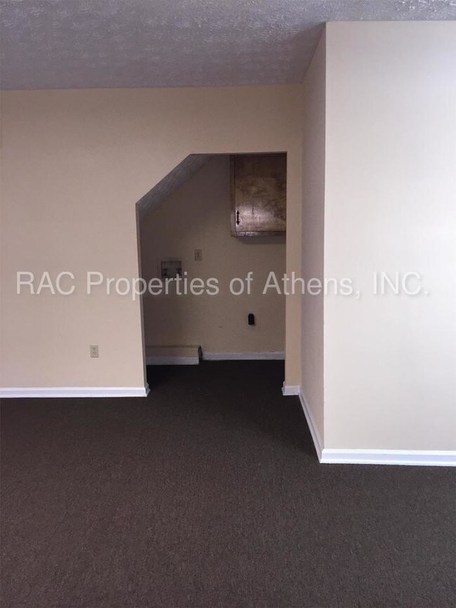 Building Photo - 293 Highland Park Dr
