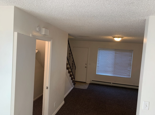 Building Photo - 825 E 275 N