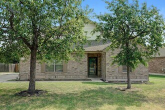 Building Photo - 18616 Star Gazer Way