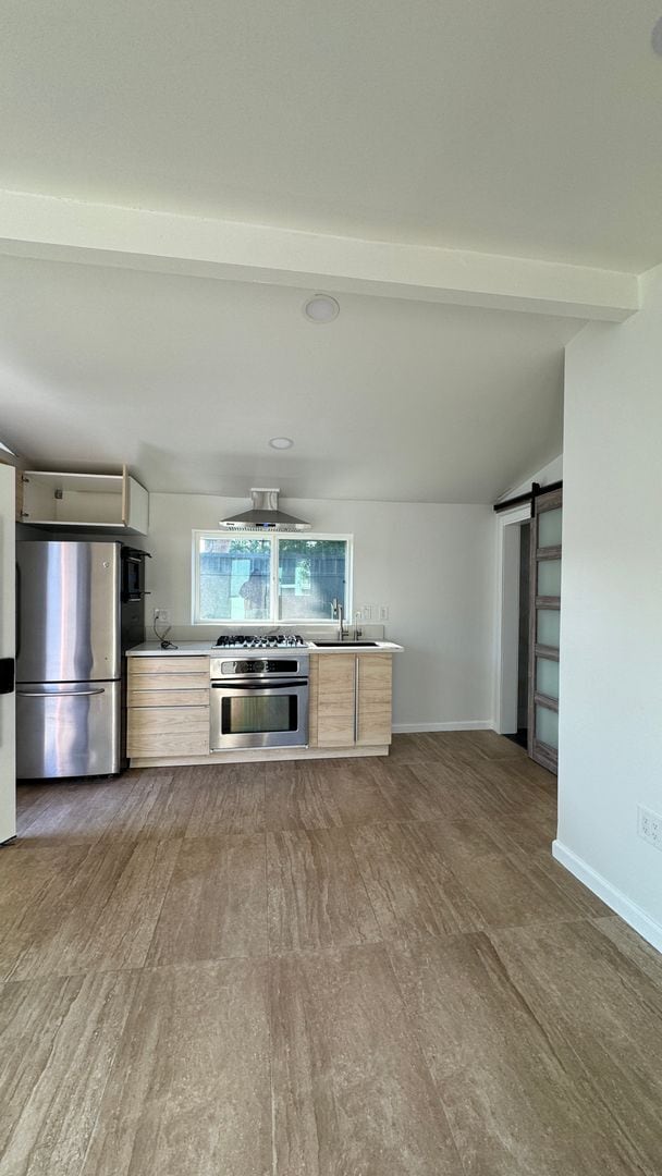 Foto del edificio - Cozy Cliff May Efficiency in Rancho Neighborhood for Rent!