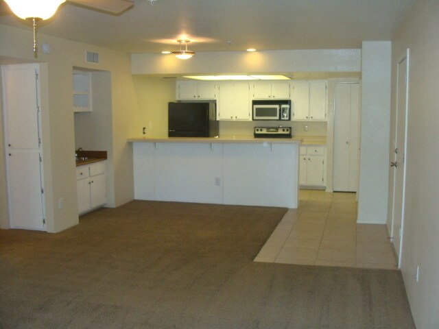 Foto principal - 7777 E Main St