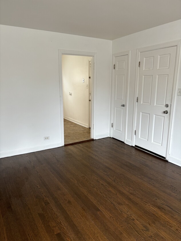 3608 Jackson St Unit 1 East, Bellwood, IL 60104 Apartments in