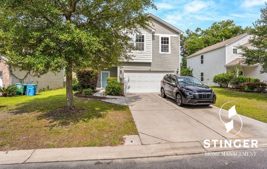 Primary Photo - 4 Bedroom / 2.5 Bath For Rent In Shadow Moss