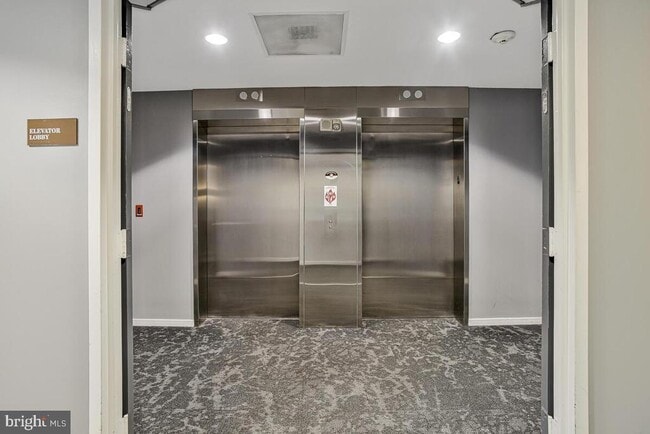 Building Photo - 157 Fleet St