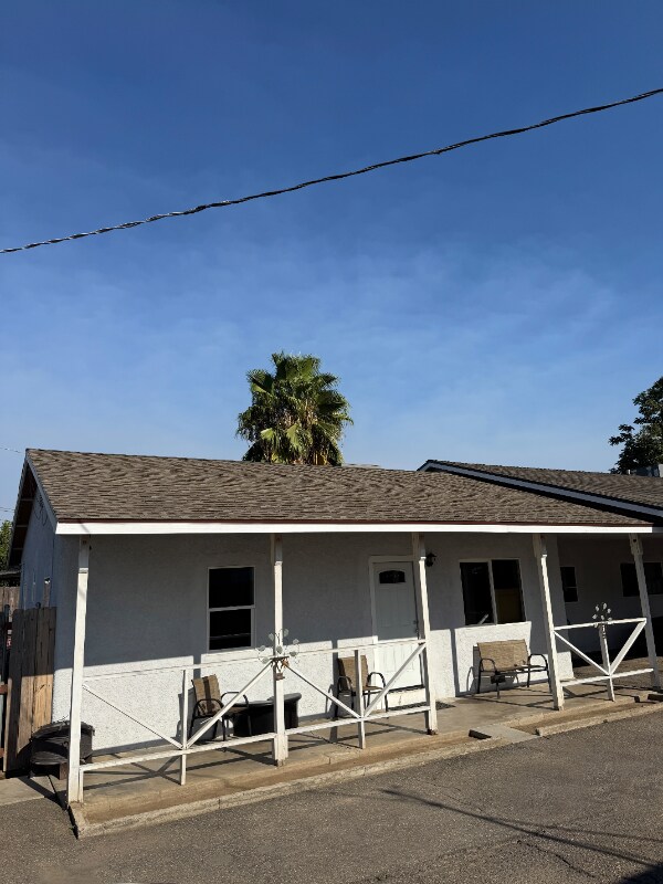 Building Photo - 824 River Rd