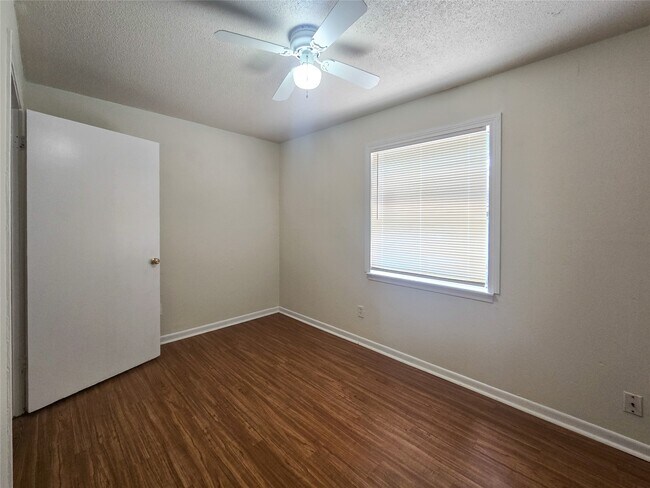 Foto del edificio - 3714 Ave S