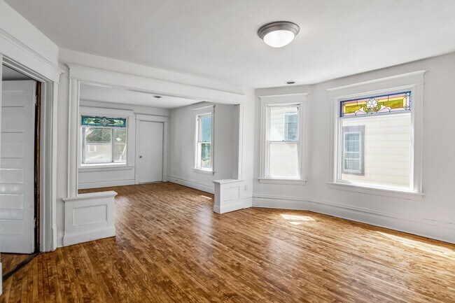 Building Photo - Terrific 3 bed 1 bath home