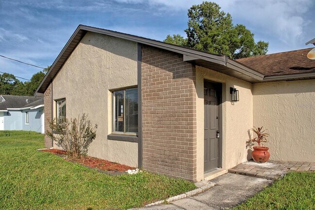 Foto del edificio - 6003 Oleander Dr