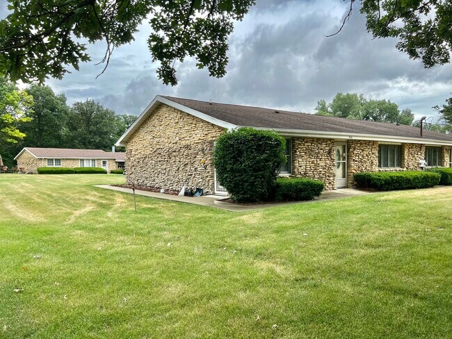 Building Photo - 532 West St