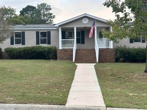 Building Photo - 221 Bentgrass Ln