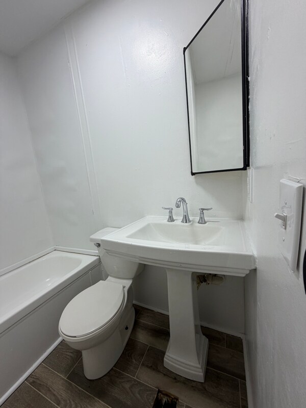 Foto del edificio - 152 Glendora Ct