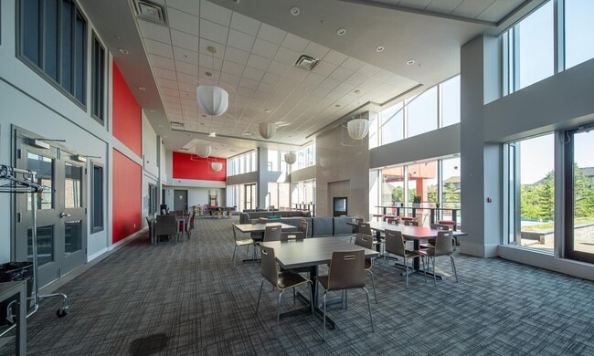 Building Photo - 5151 Windermere Blvd SW
