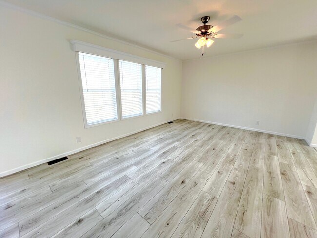 Building Photo - 5354 Coventry Dr