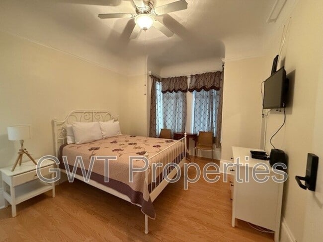 Photo - 412 Hayes St Apartment