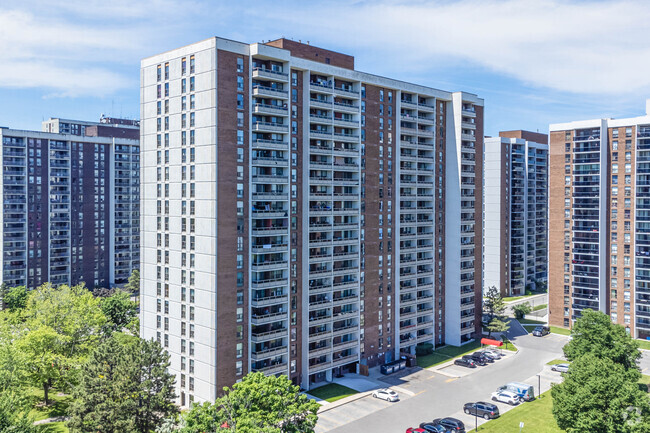 Building Photo - Ross Towers