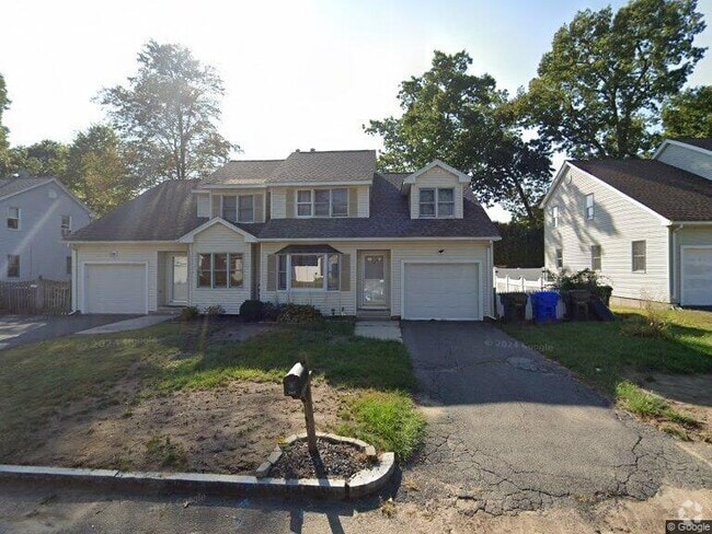 Building Photo - 37 Luden St