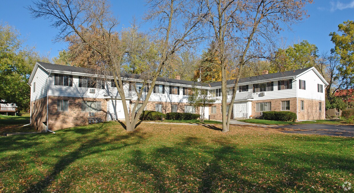 Primary Photo - 210 River St
