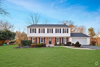 Building Photo - 18 Orchard Way N