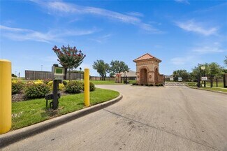 Building Photo - 6833 San Antonio Dr