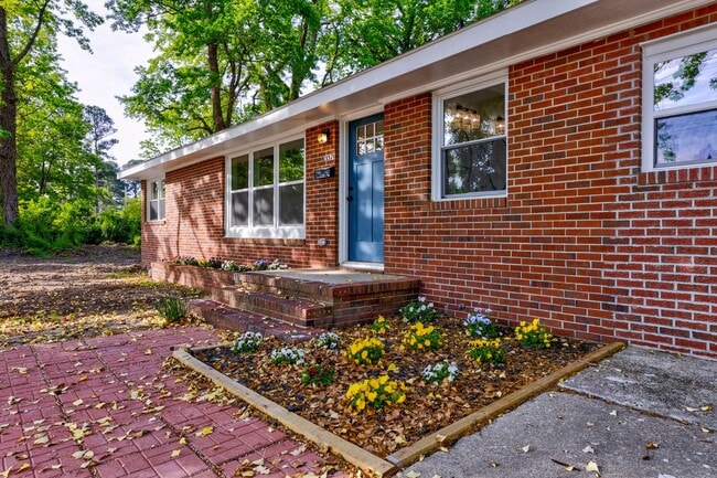 Building Photo - Remodeled 3BR/2BA House in the Heart of Gr...