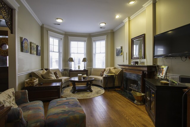 Foto del edificio - 2044 N Sheffield Ave