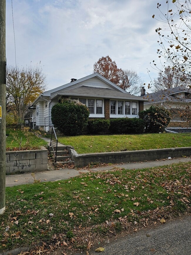 Photo - 703 N Gladstone Ave House