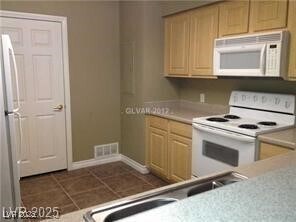 Foto del edificio - 6955 N Durango Dr