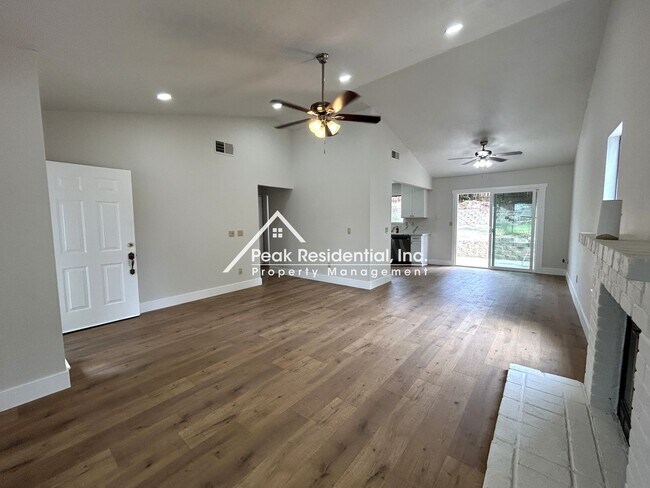 Building Photo - 7400 Martignetti Ct