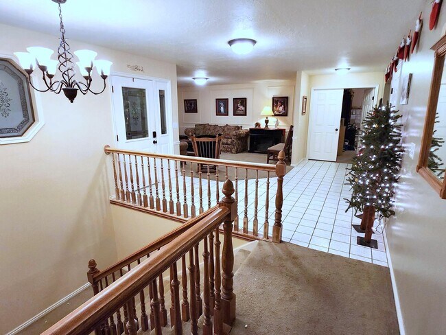 Building Photo - 2549 E 150 S