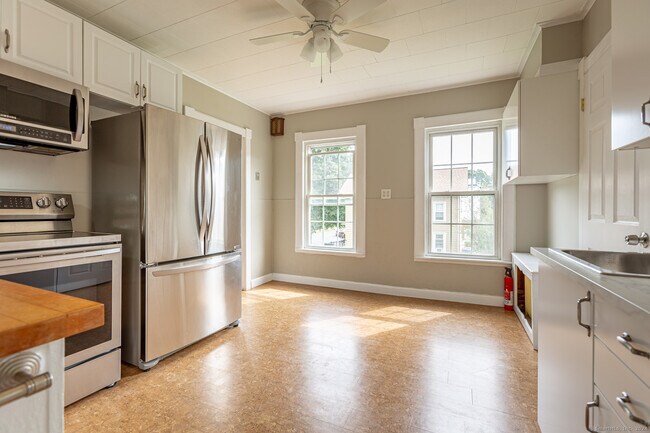 Foto del edificio - 335 Liberty St