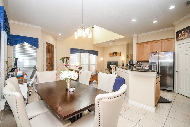 Foto del edificio - 2714 Windy Thicket Ln