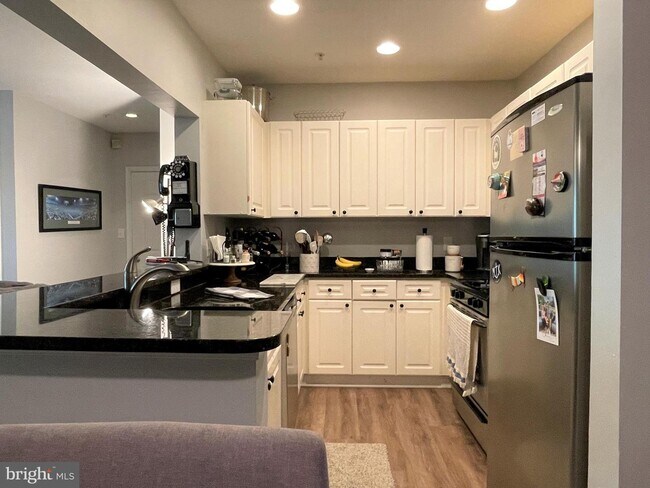 Foto del edificio - 20332 Beechwood Terrace