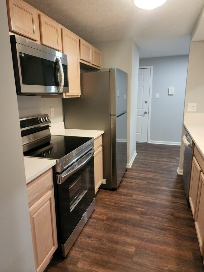 Building Photo - 9387 Horse Castle Ct