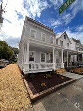 Building Photo - 323 N 36th St
