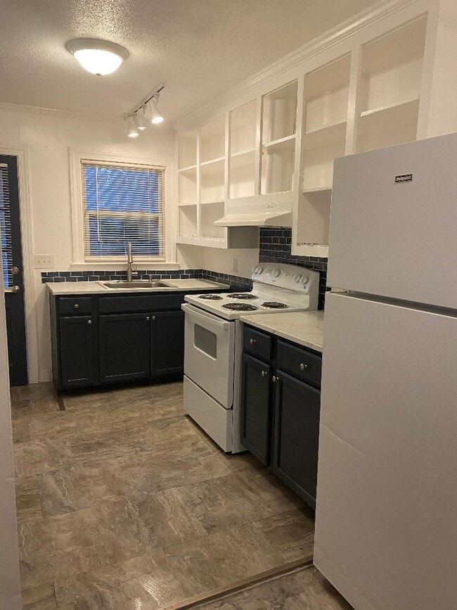 Building Photo - 575 S 7th St