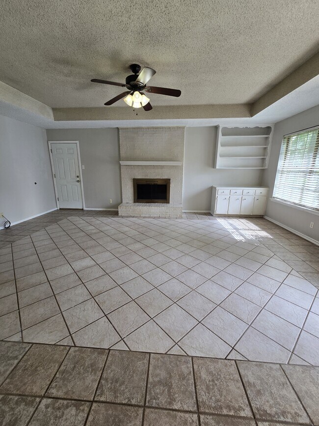 Foto del edificio - 4624 Leisure Ln
