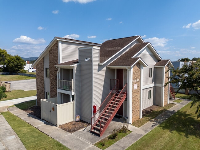 Building Photo - Chasewood Village