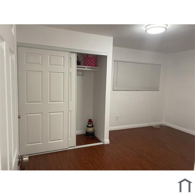 Building Photo - 841 40th St