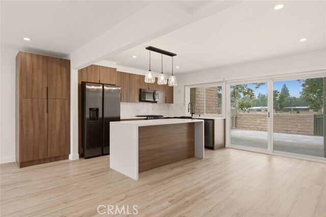 Building Photo - 725 Palomares Ave