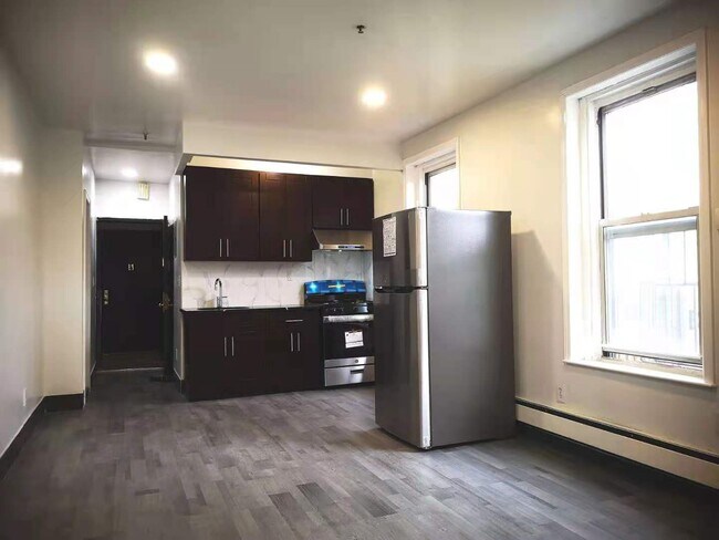 Foto del edificio - 1702 Madison St