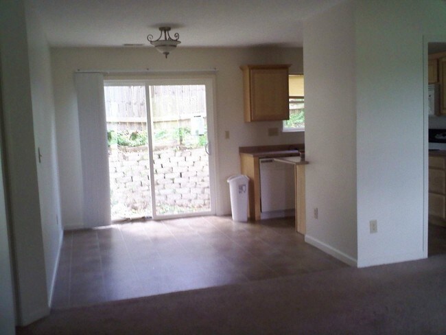 Building Photo - 3 br, 2 bath House - 294 Delaware